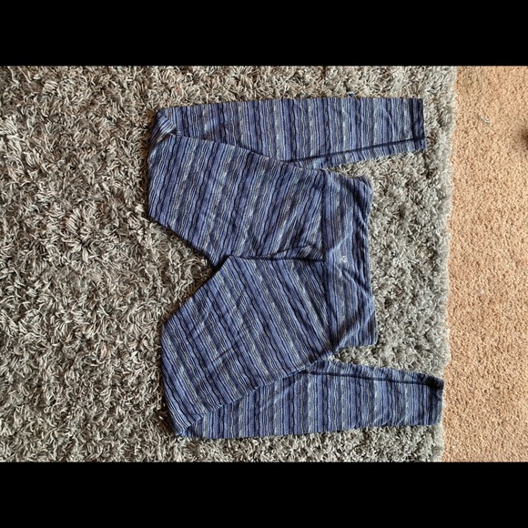 Wunder Under Women’s LuLulemon leggings! - Picture 2 of 2
